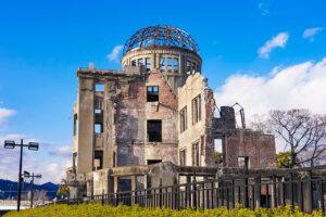 広島県広島市は、世界で初めて核の被害を受けた都市です。貸切バスを利用した団体旅行で広島を訪れる際、平和学習などで外せないスポットです。