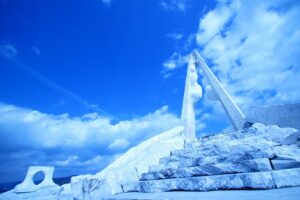 広島県の瀬戸田にある三耕寺は、貸切バスを利用した団体旅行やバスツアーでも定番の観光スポットです。