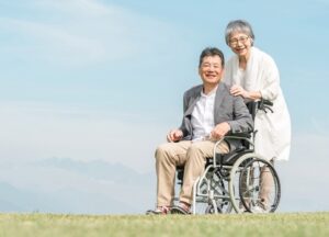 貸切バスには車椅子をそのまま載せることができる車両もあります。